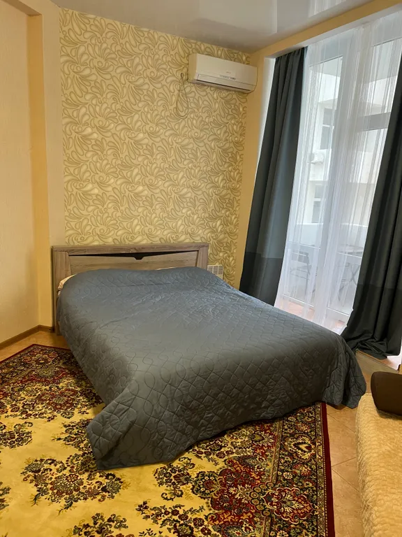 Просторная квартира-студия на берегу моря