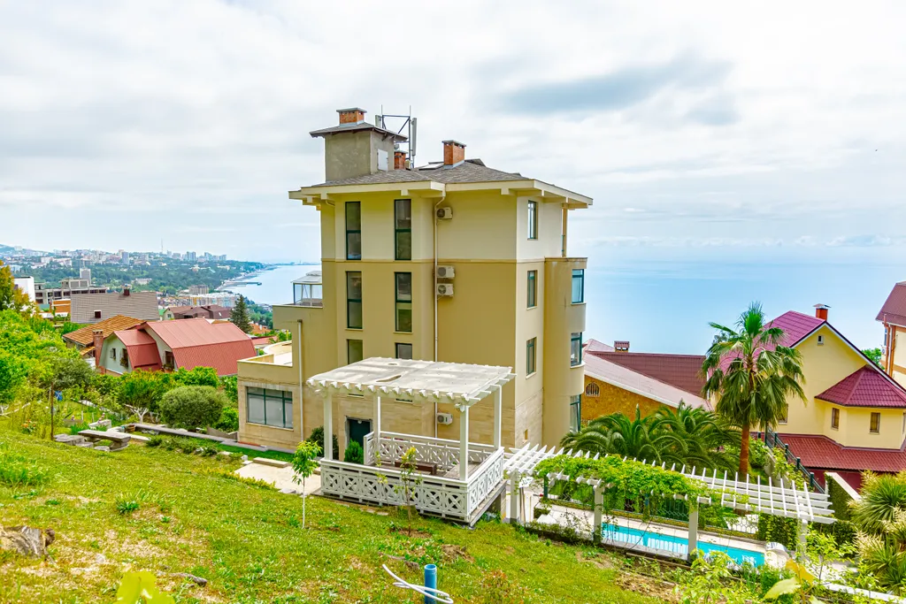 Дом с великолепным видом на море и горы