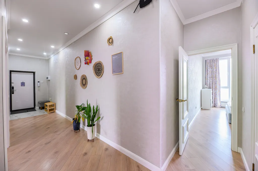 Трехкомнатная квартира с видом на горы в центре города