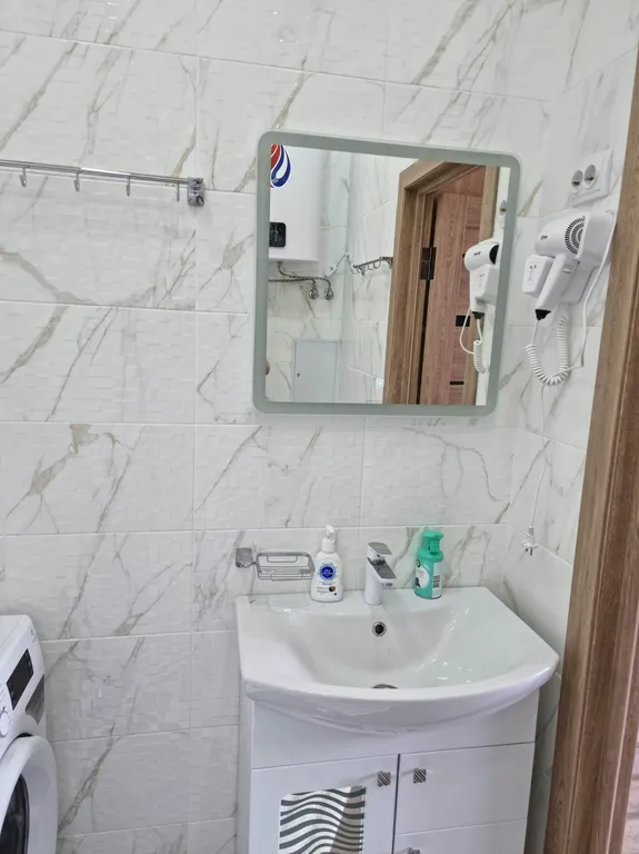 Светлая шале евро-трёшка