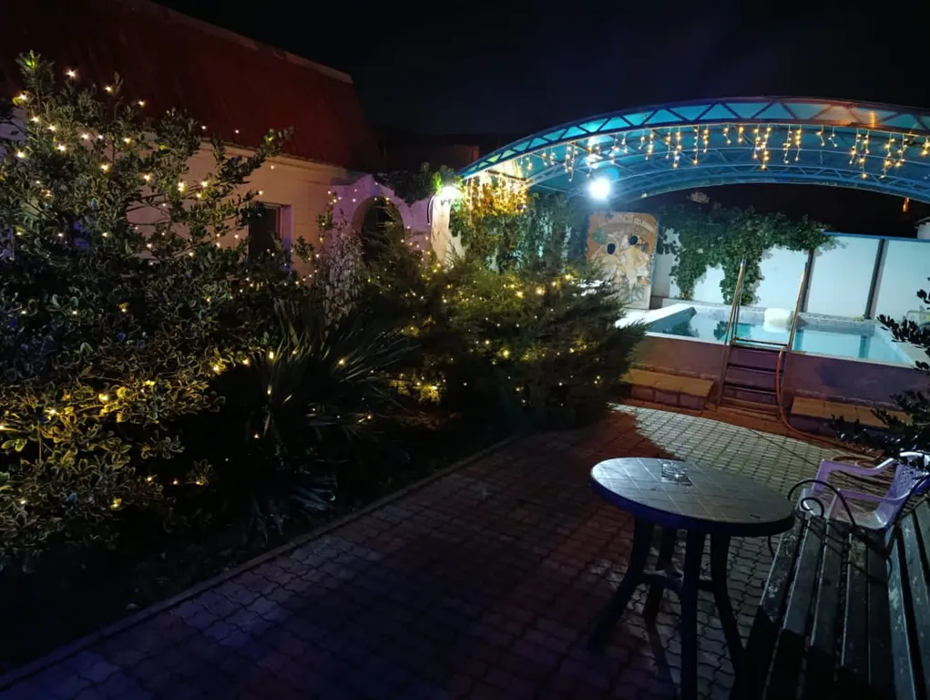 Коттедж Дом с бассейном и сауной рядом с морем — аренда посуточно в Керчь