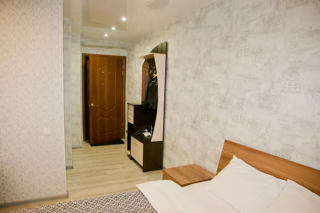 Однокомнатная люкс около Универсама-1