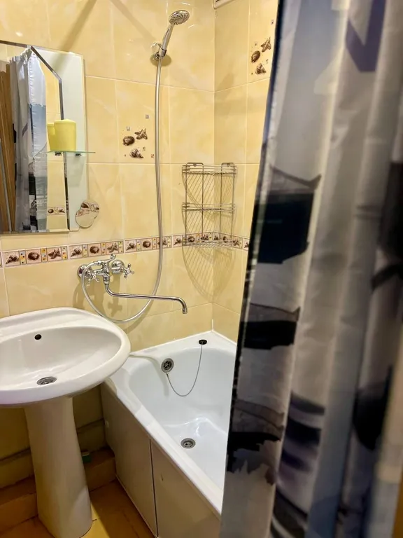 Двухкомнатная светлая квартира возле бгту имени Шухова