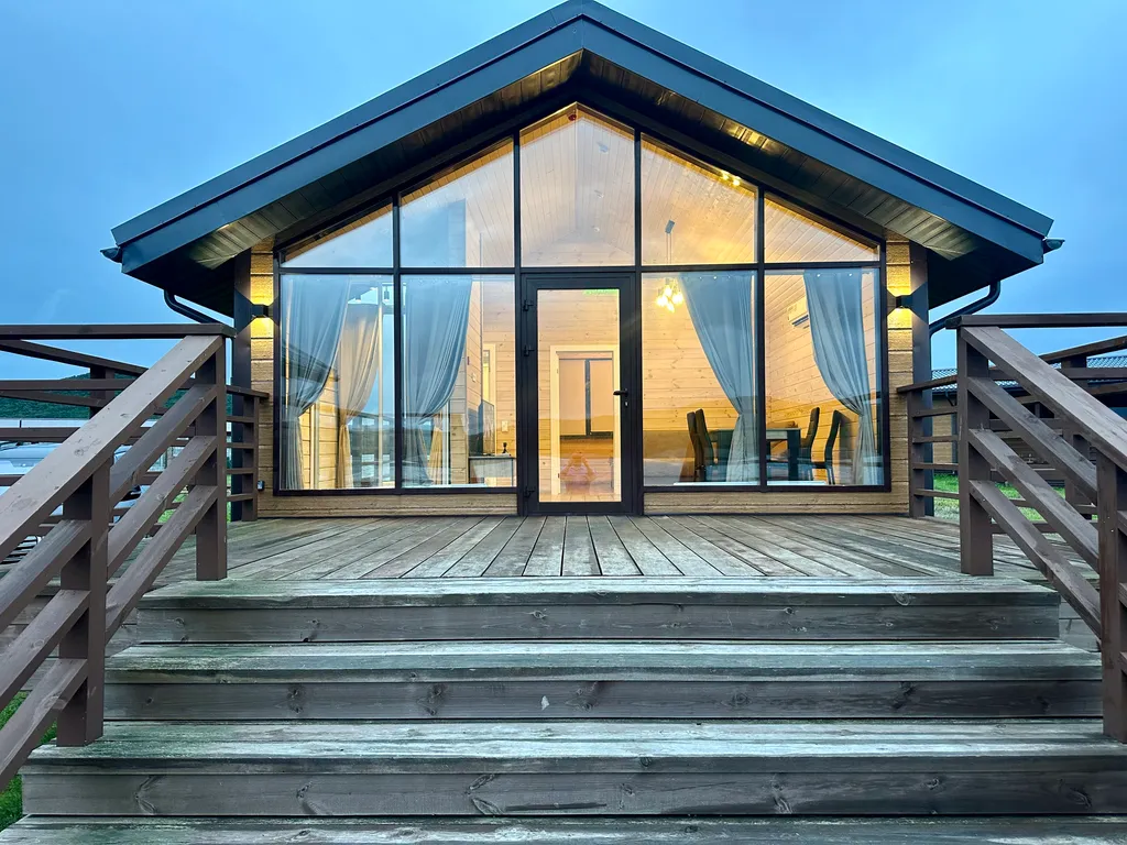 Домик на берегу моря