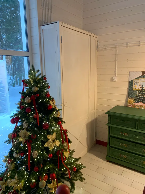 Красная Матрешка - глэмпинг в лесу