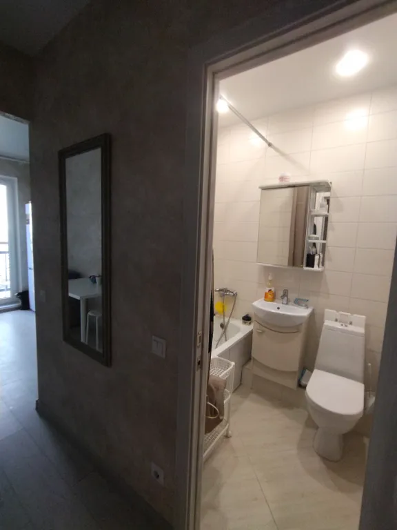 Уютная,светлая квартира в шикарном  доме. Отличная инфраструктура.