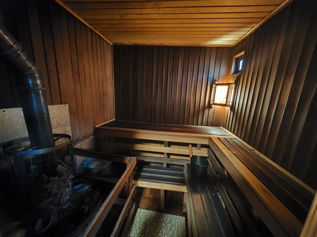 Коттедж с теплым бассейном