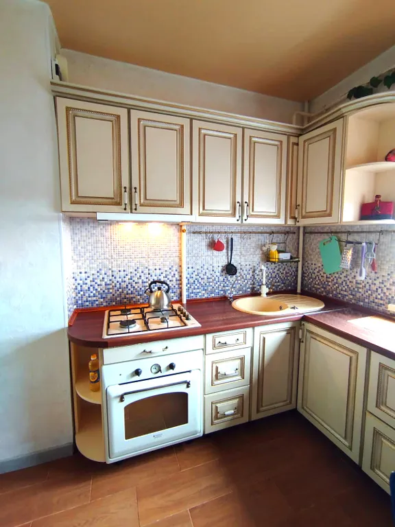 Замечательная квартира в районе 7 горбольницы с видом на горы