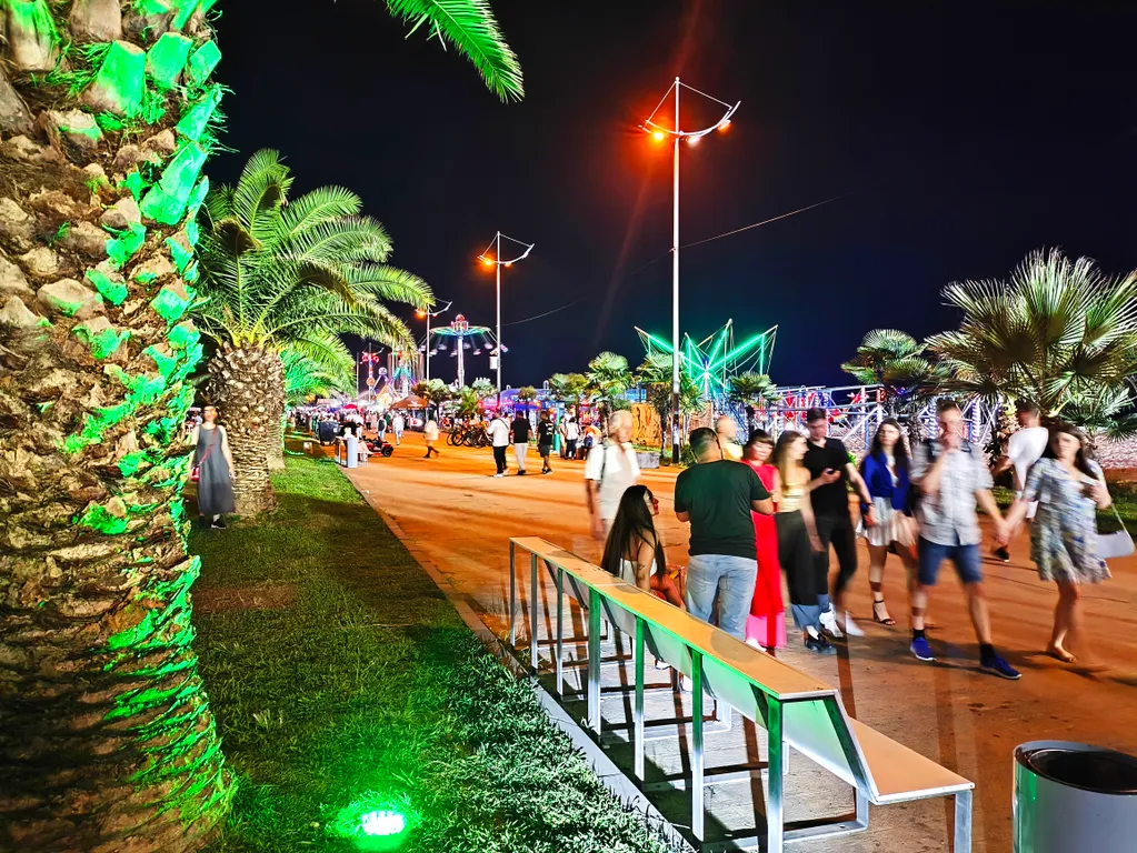 Апартамент-студио в Орби-сити с прямым видом на море