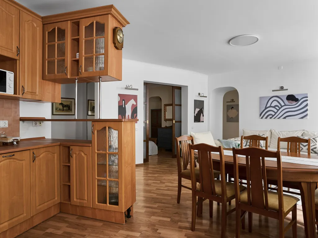 Апартаменты Кареты и Лошади с тремя спальнями рядом с Эрмитажем