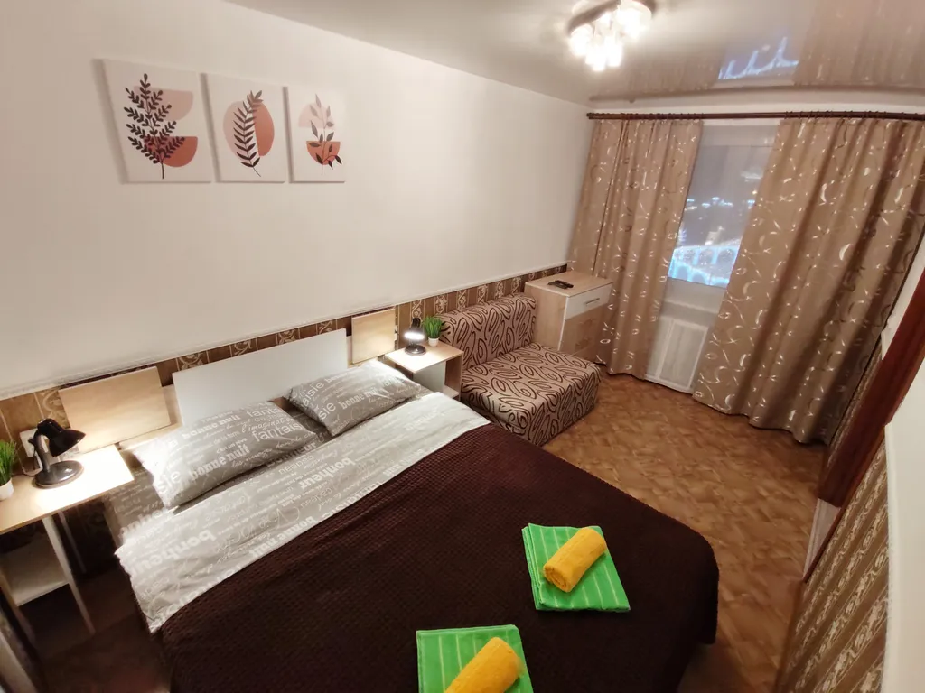 Студийного плана двухкомнатная квартира с шикарным видом на площадь Пять Углов