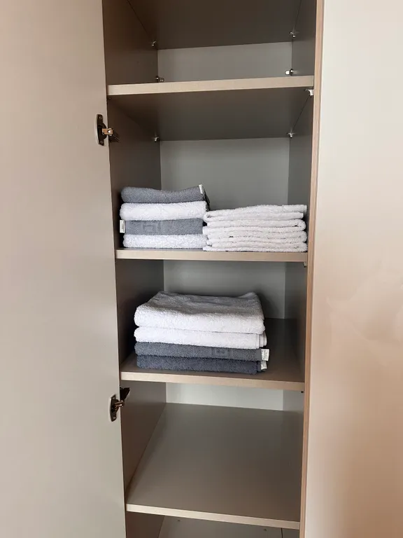 Светлая, уютная 2-комнатная квартира с отдельной детской комнатой