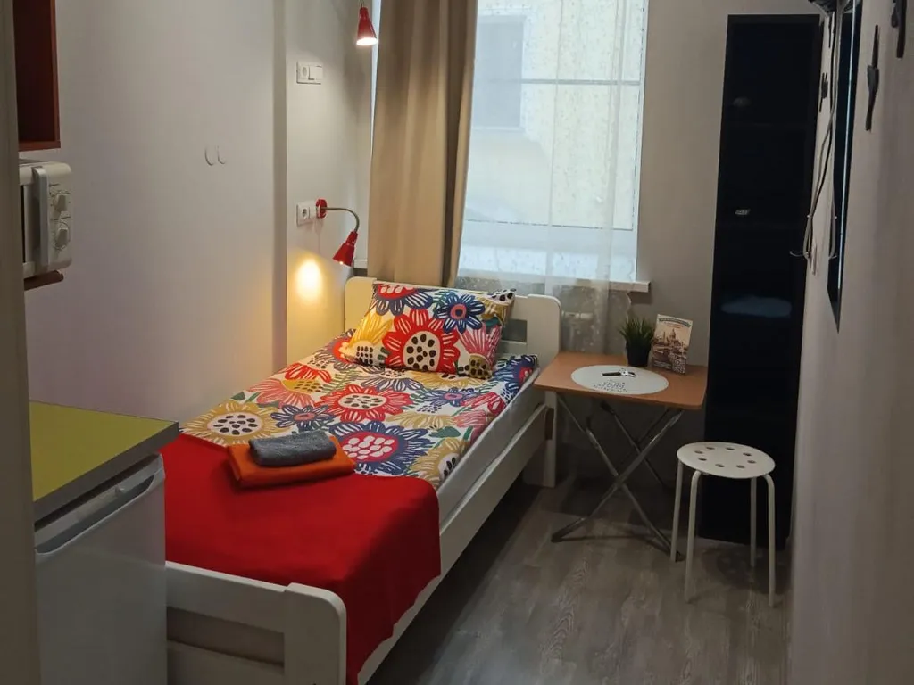 Квартира Квартира Уютный номер в миниотеле рядом с Аничковым мостом, окно во двор — Санкт-Петербург