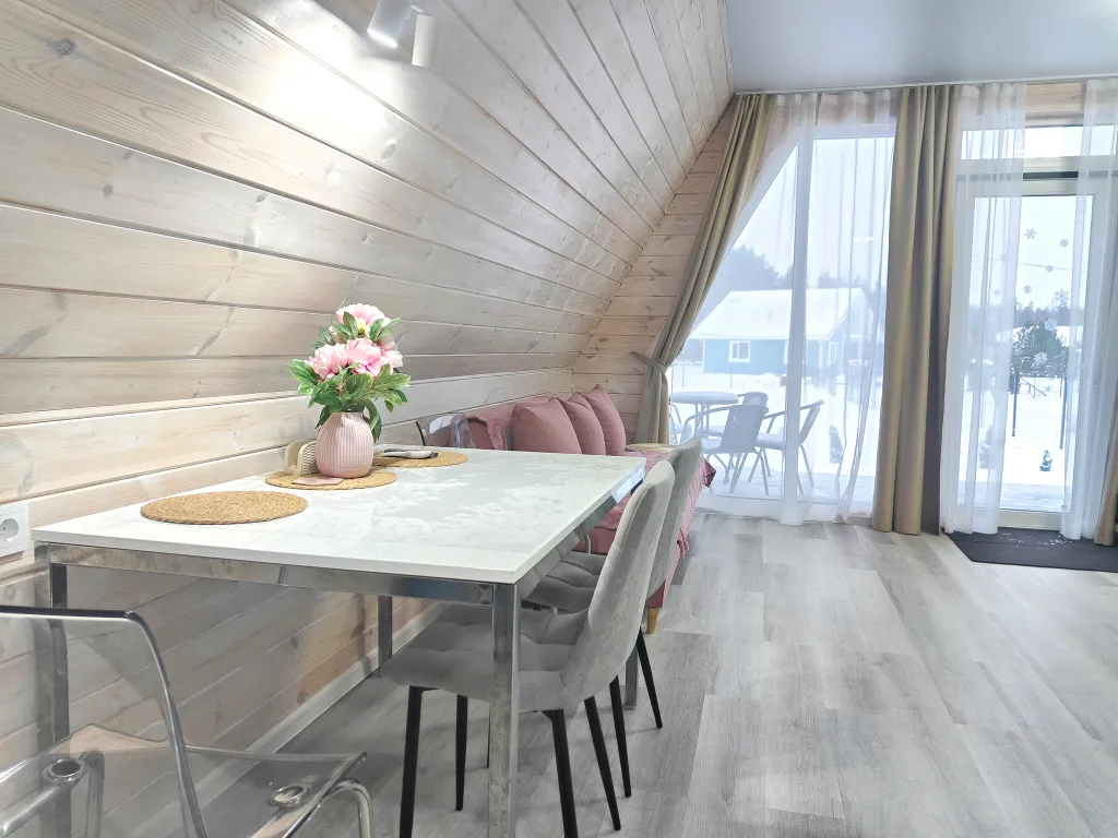 Коттедж Уютный новый Трехкомнатный дом у озера — Ларионово