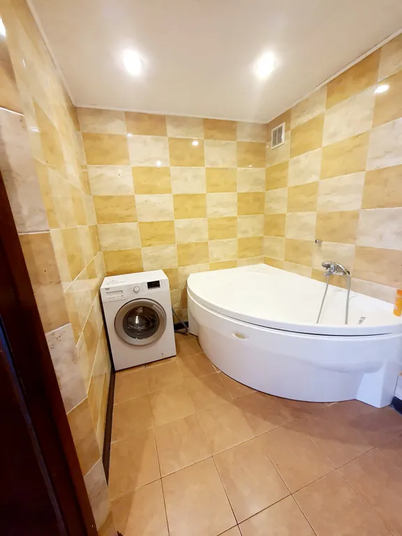 Большая трёхкомнатная квартира