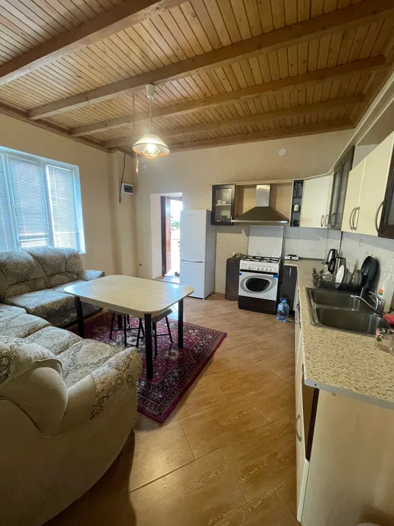 Уютный домик на берегу Каспийского моря