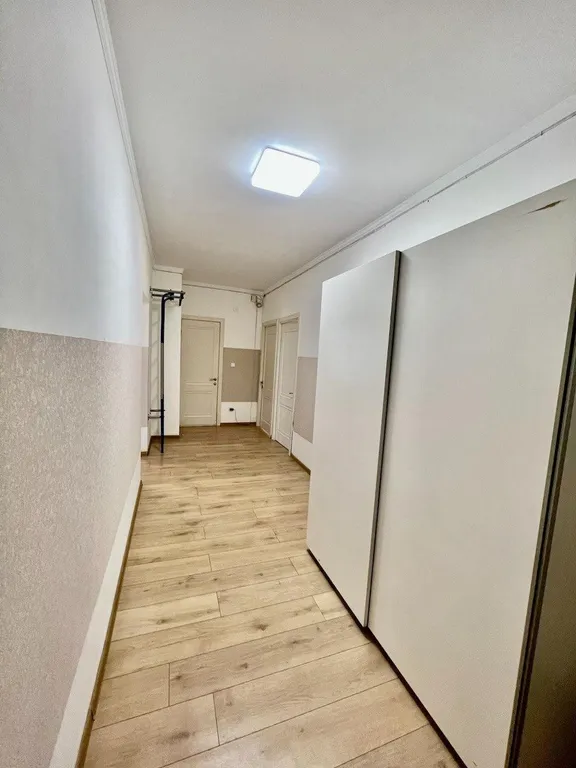 Просторная трехкомнатная квартира в центре города