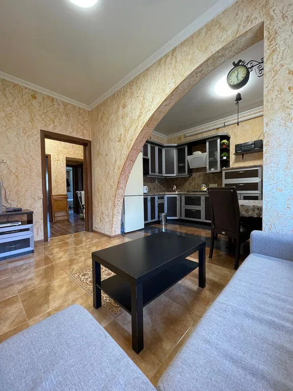 Квартира Просторная квартира в 5 минутах от моря с отдельным входом — Геленджик