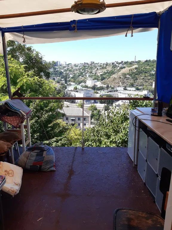 Домик на горке