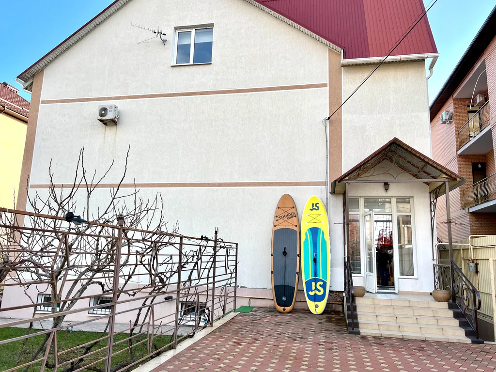 Уютный дом с бассейном