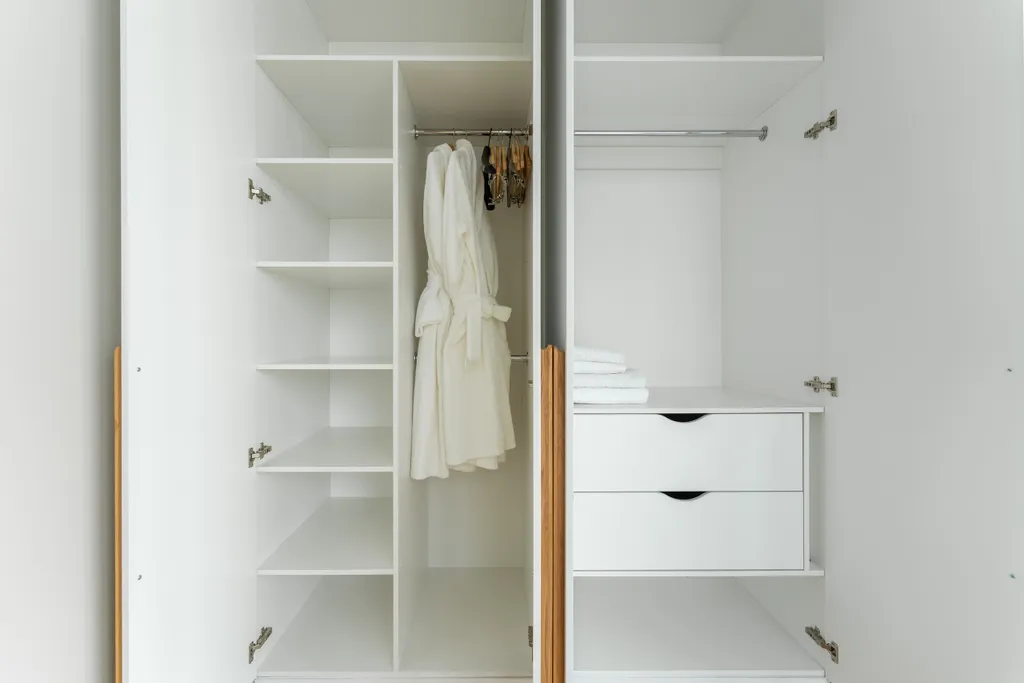 Угловой стильный апартамент с 2 спальнями