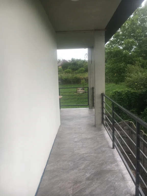 Номер люкс с видом на горы и всегда теплым бассейном