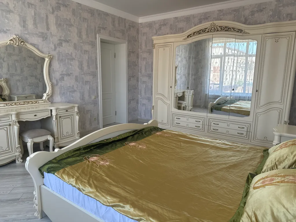 Большой красивый дом у моря