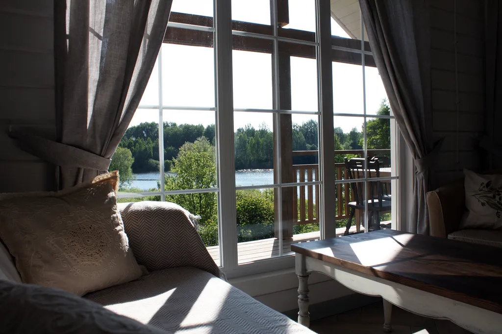 Дом с сауной на берегу реки