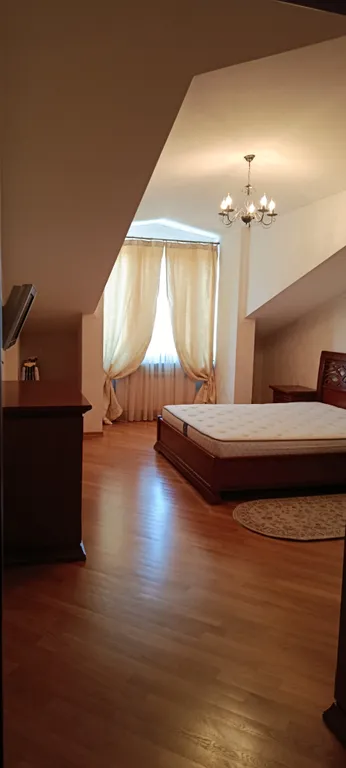 Видовая, двухъярусная квартира в элитке, на набережной.