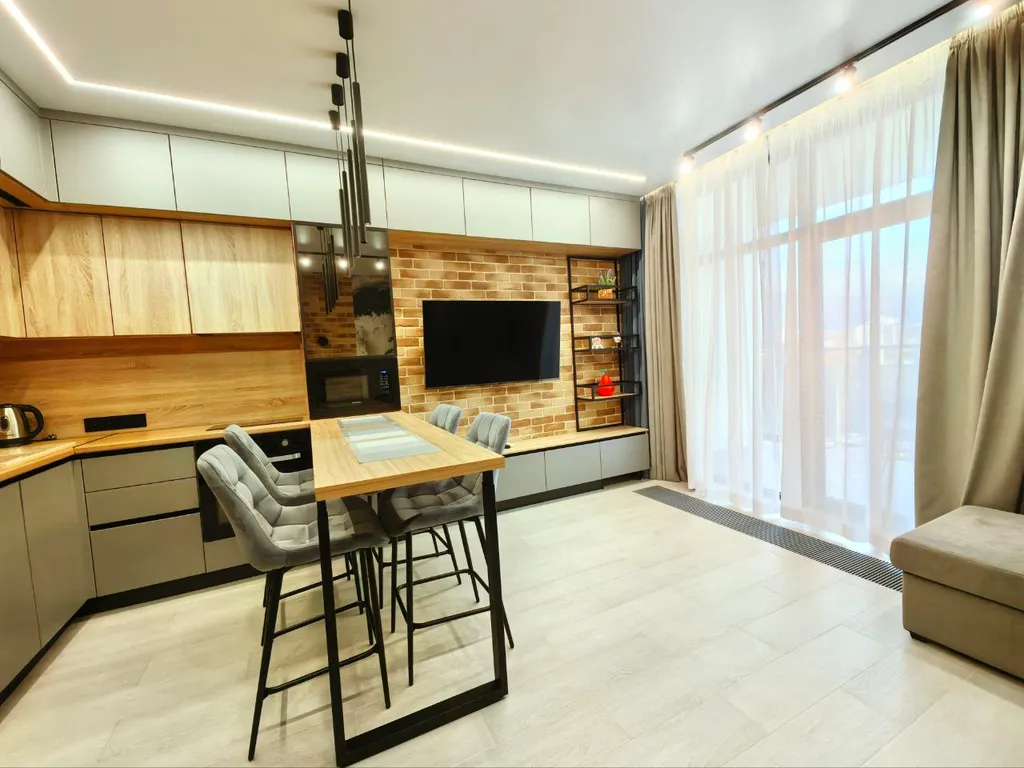 Дизайнерская студия с видом на море