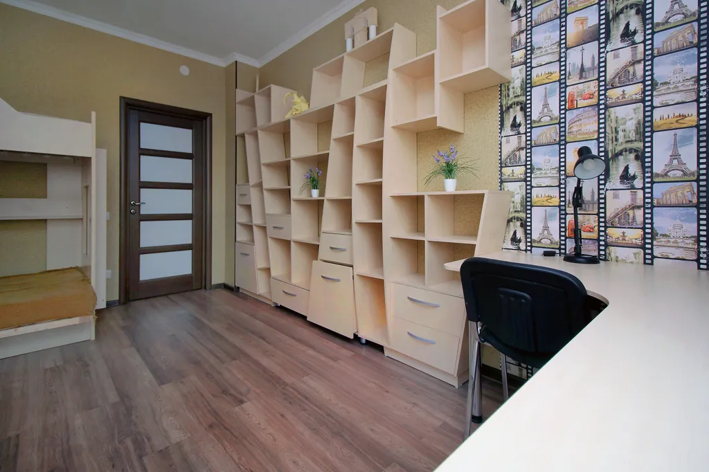 Большая трешка рядом с ТРЦ Mega Alma-Ata