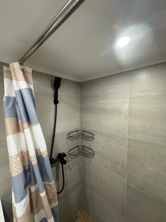 Двухуровневая студия с дизайнерским ремонтом в стиле лофт