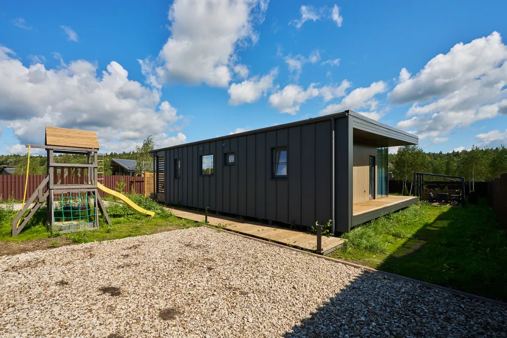 Просторный дом с сауной и камином в окружении леса и реки