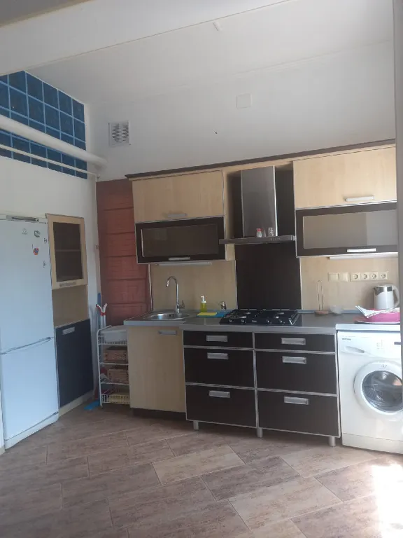 Часть дома с зеленым двориком на Косе у моря