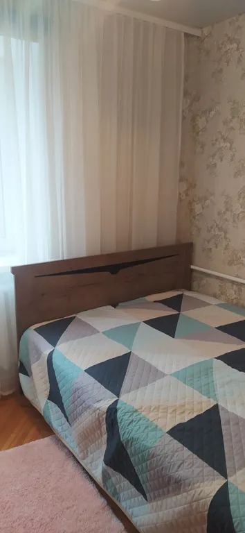 Дом возле леса, 5 этаж, окна в горы, птицы и воздух