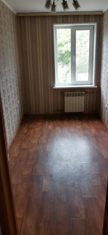 Уютный загородный дом с красивой благоустроенной территорией.