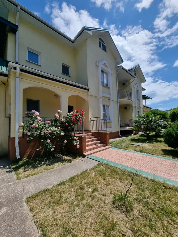 Двухместный эконом с двумя кроватями. Ванная своя напротив номера