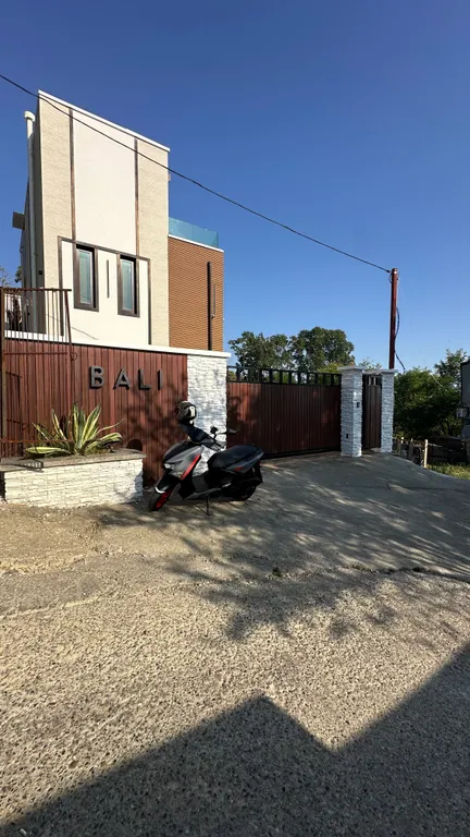 Коттедж Бали — Хоста