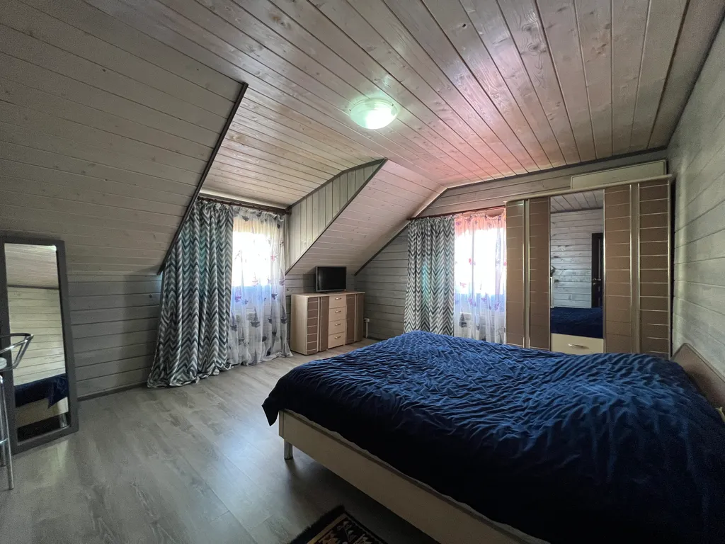 Дом с сауной и большой ванной на террасе