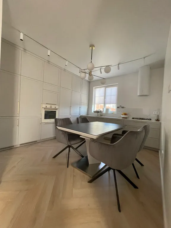 4-комнатный Дом