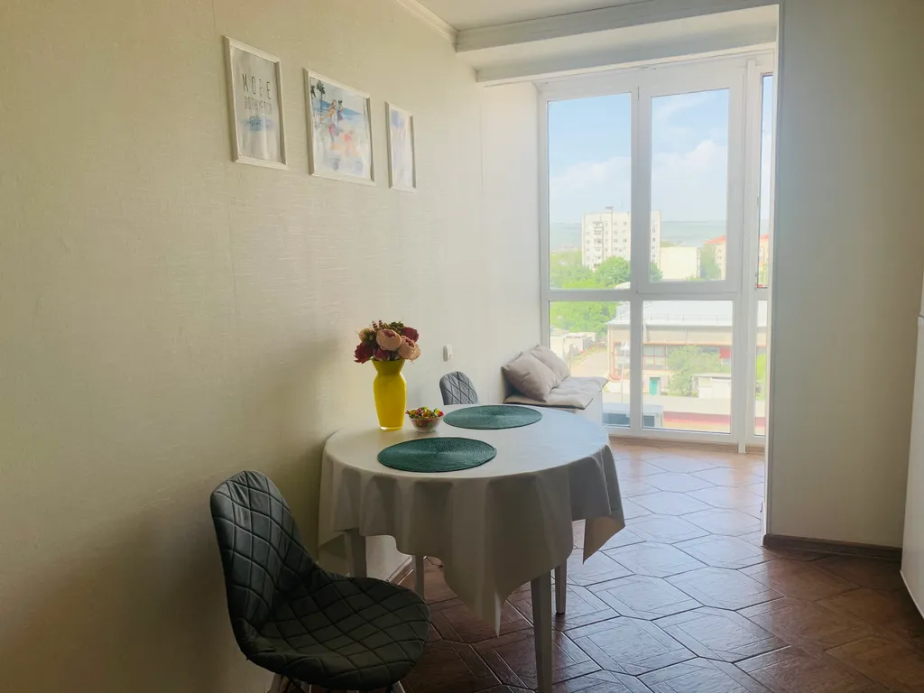 Квартира с гамаком и камином