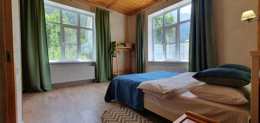 Апартаменты в центре с видом на горы