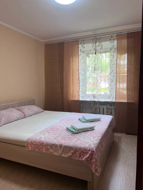 Абсолютный центр, евротрешка с 2 отдельными спальнями и гостиной