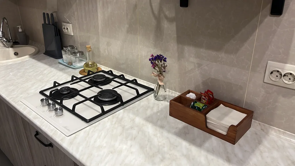 Уютный домик в сосновом бору на берегу моря