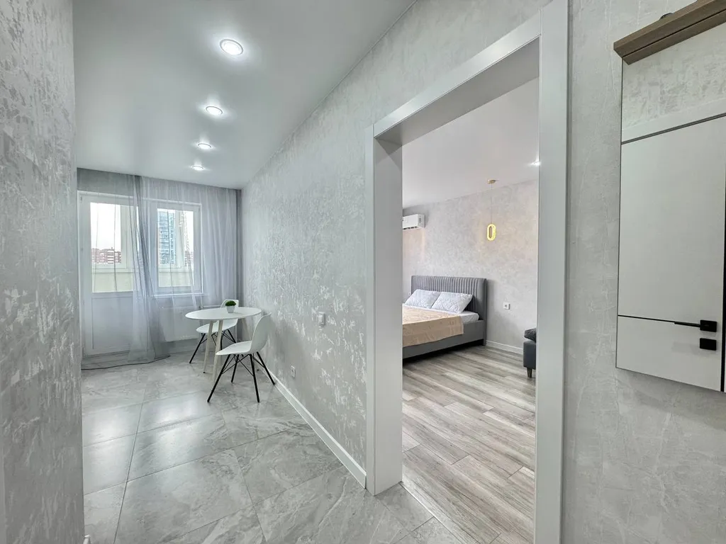 Уютные апартаменты LikeHome на Братьев Хусаиновых 6