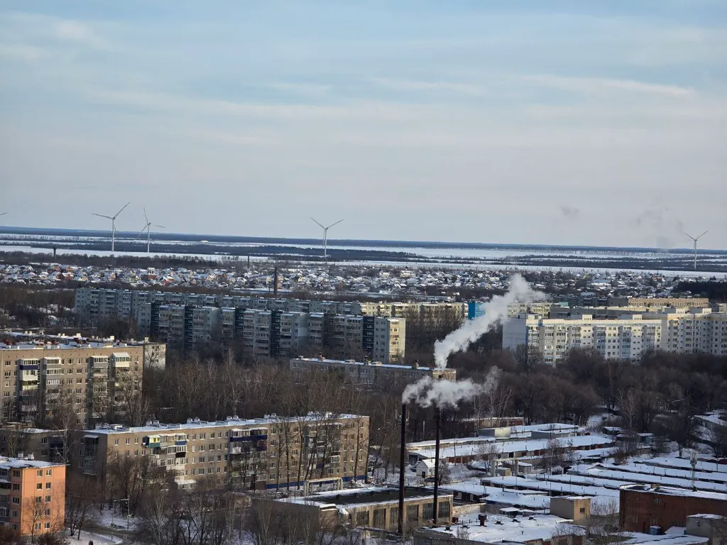 Студия с видом на город