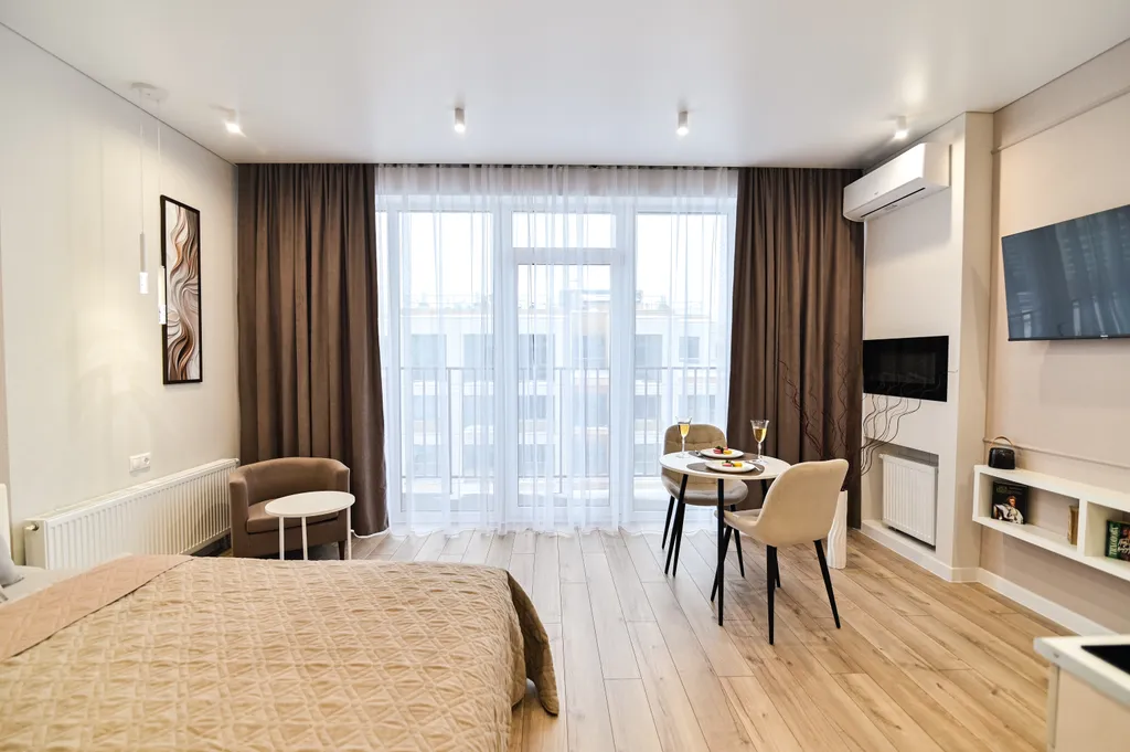 Уютная квартира - студия с кондиционером недалеко от аэропорта