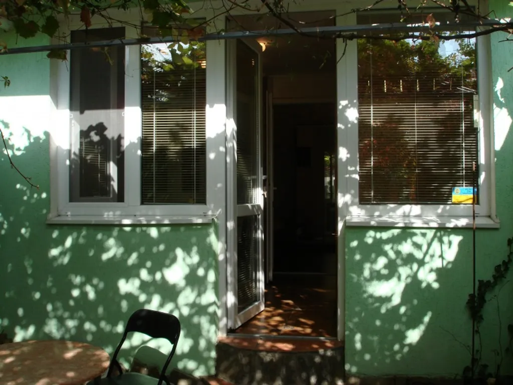 Квартира Квартира с двориком в центре — Ялта