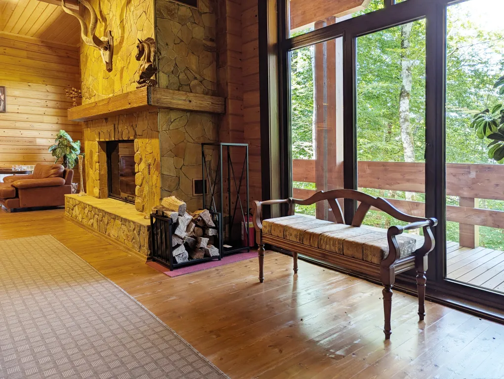 Сруб в заповедном лесу