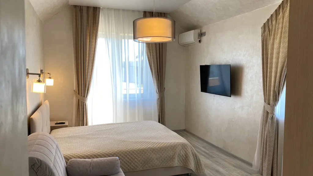 Коттедж с бассейном